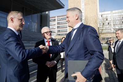 Návšteva generálneho tajomníka OECD Mathiasa Cormanna na Ekonomickej univerzite v Bratislave