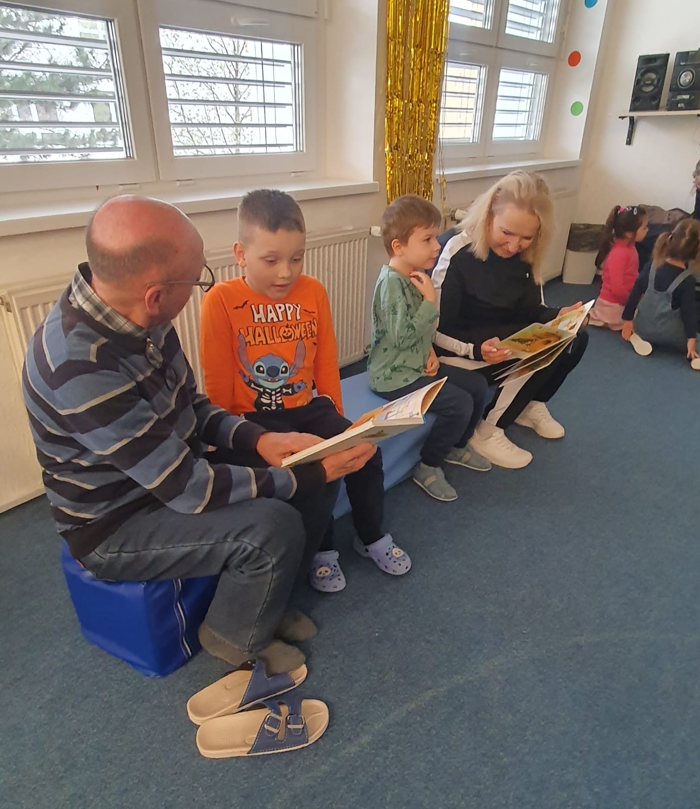 Most medzi generáciami: Keď sa rozprávky spájajú so skúsenosťami na EUBA