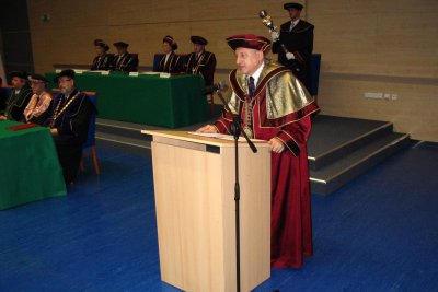 Udelenie titulu Doctor honoris causa prof. Hindlsovi