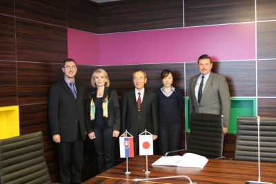 J. E. YOSHIA NOMOTA navštívil Ekonomickú univerzitu v Bratislave