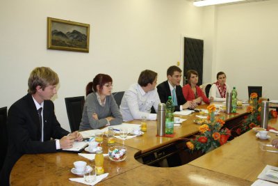 Prvé stretnutie študentov s rektorom EU