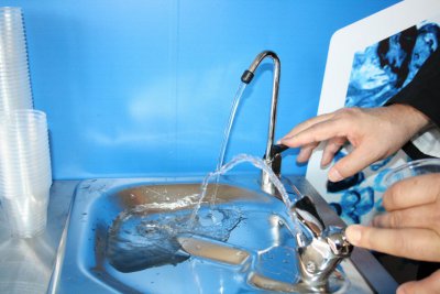 Univerzitné udalosti » Čerstvá voda chutí najlepšie Pitná fontána