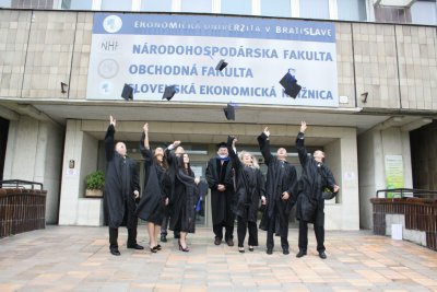 Prvé promócie študentov programu MBA Bratislavskej Business School Ekonomickej univerzity v Bratislave