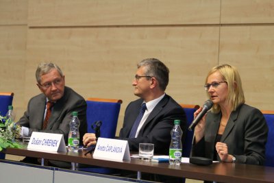 Univerzitné udalosti » Generálny riaditeľ Európskeho mechanizmu pre stabilitu Klaus Regling na EUBA