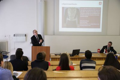 Alexander Wittwer prednášal študentom EU v Bratislave