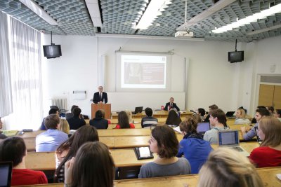 Alexander Wittwer prednášal študentom EU v Bratislave