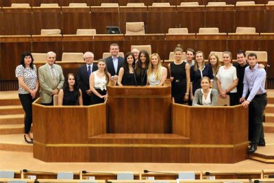 Univerzitné udalosti » Predseda parlamentu Peter Pellegrini prijal volejbalistky Slávie EU
