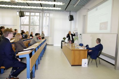 Univerzitné udalosti » Diplomacia v praxi – prvá prednáška v letnom semestri