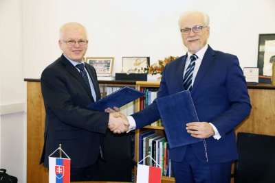 Zmluva s Ekonomickou univerzitou v Krakove