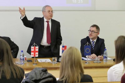 Univerzitné udalosti » Nový gruzínsky veľvyslanec hosťom Diplomacie v praxi