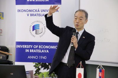 Prednáška japonského veľvyslanca
