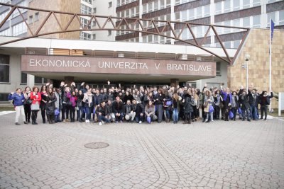 Univerzitné udalosti » Študenti z rôznych kútov sveta prichádzajú študovať na Ekonomickú univerzitu v Bratislave