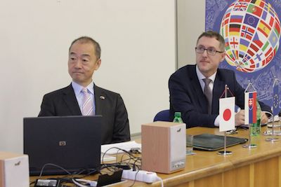 Prednáška japonského veľvyslanca