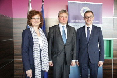 Estónsky veľvyslanec o digitalizácii a kybernetickej bezpečnosti