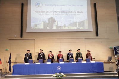 Promócie absolventov doktorandského štúdia 2018/2019