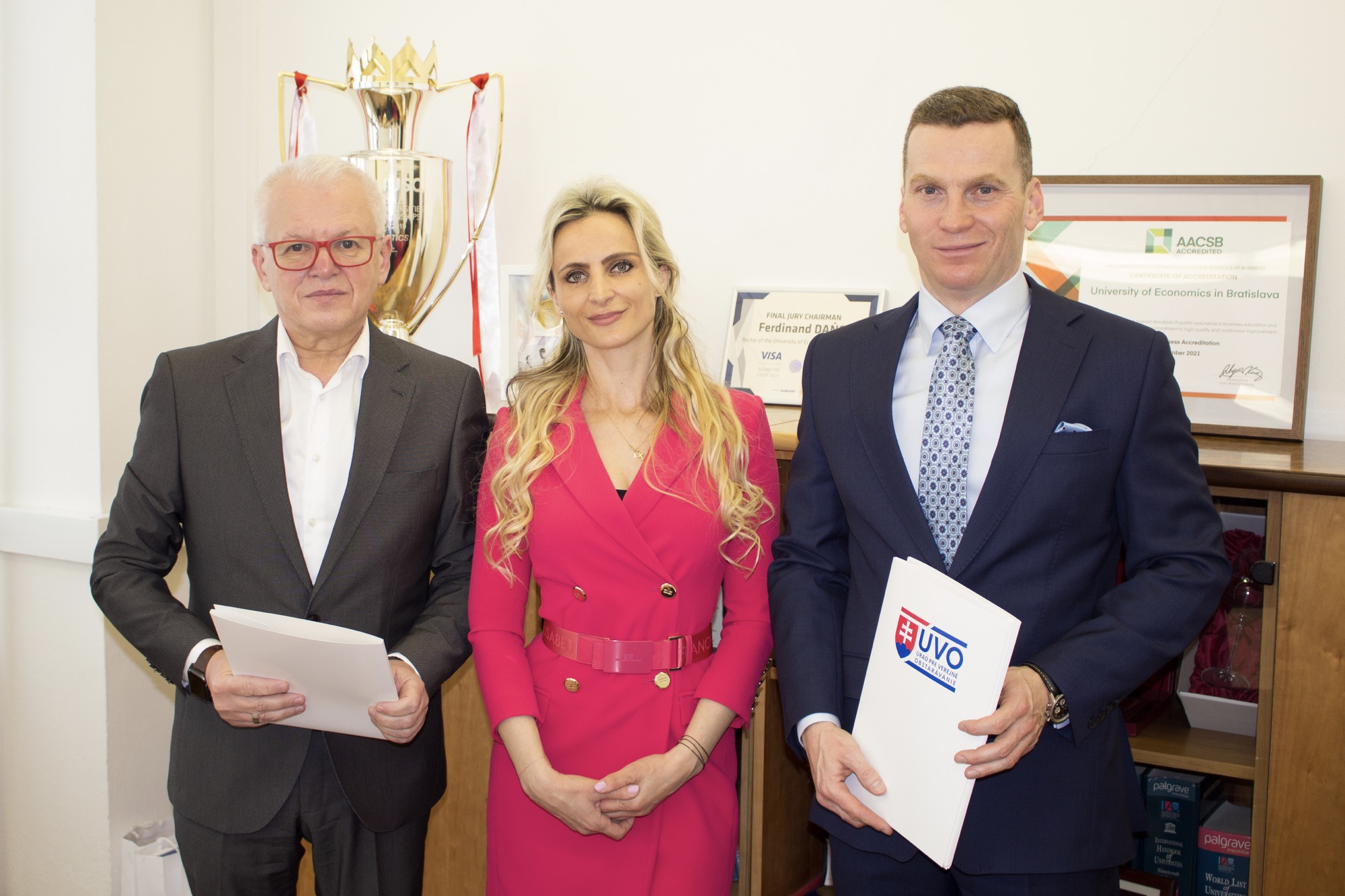 ÚVO uzavrelo memorandum o spolupráci s Ekonomickou univerzitou v Bratislave