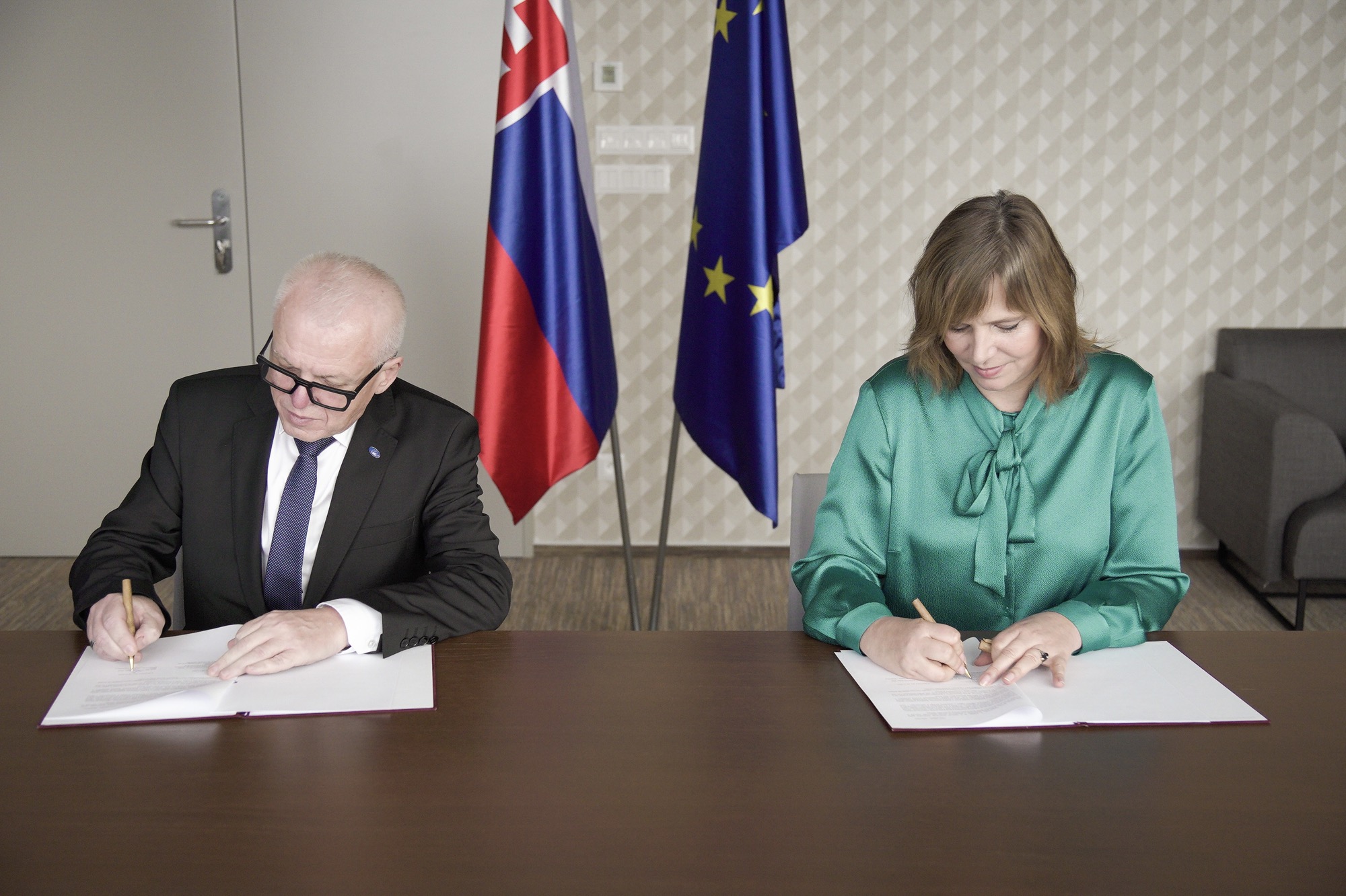 EUBA podpísala memorandum o spolupráci s MIRRI SR