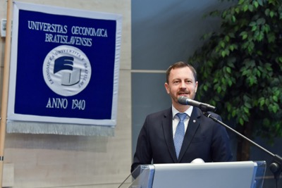 Slávnostná inaugurácia rektora a dekanov fakúlt EU v Bratislave