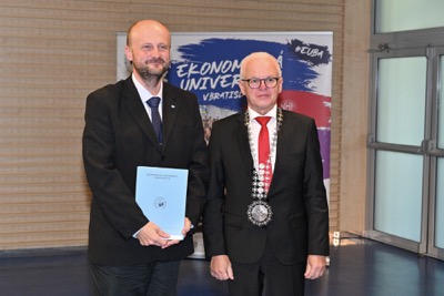 Rektor udelil Ceny rektora EU v Bratislave za pedagogickú a publikačnú činnosť