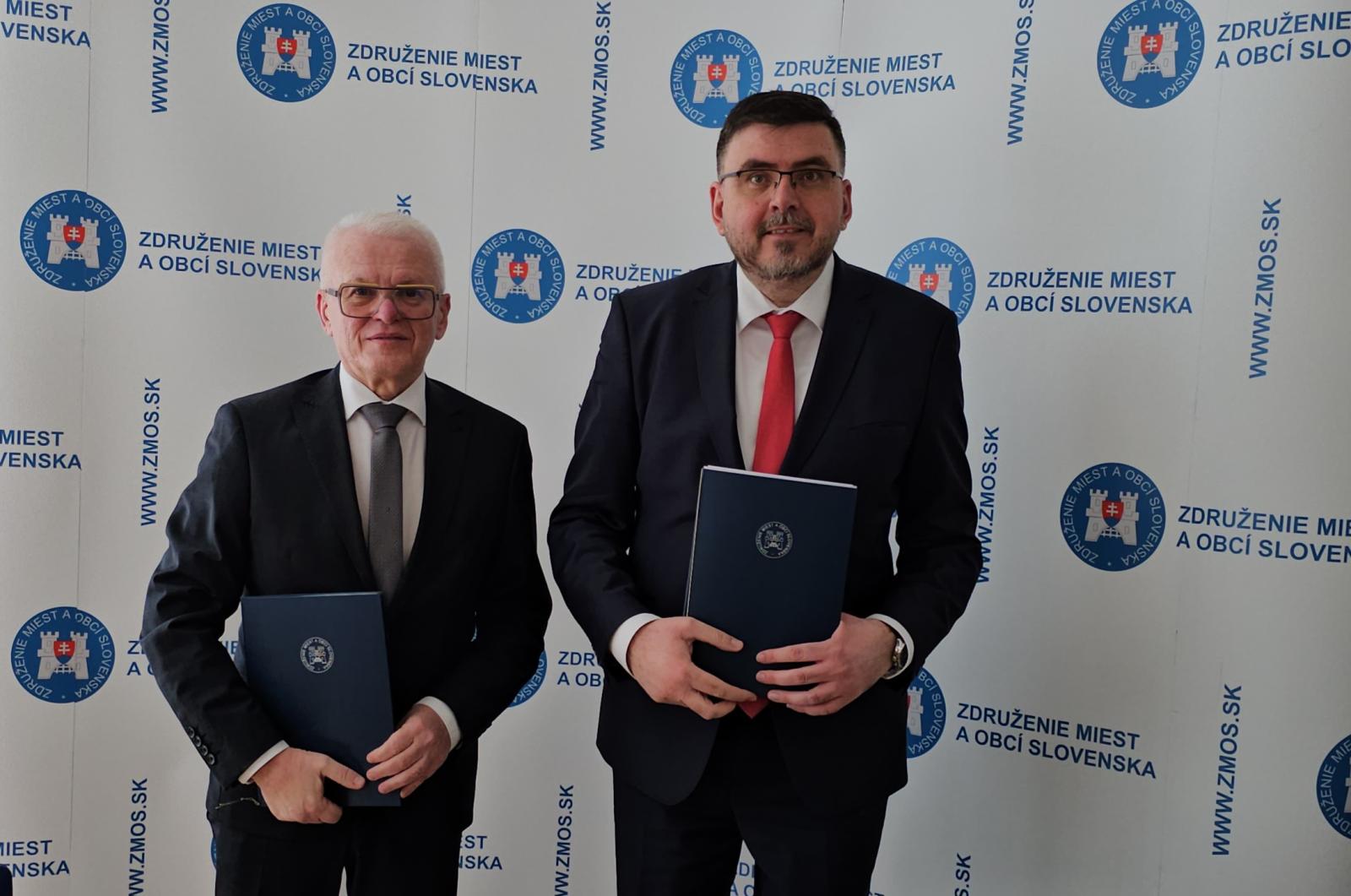 Ekonomická univerzita v Bratislave a ZMOS podpísali Memorandum o spolupráci