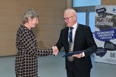 Rektor udelil Ceny rektora EU v Bratislave za pedagogickú a publikačnú činnosť a Cenu rektora Ekonomickej univerzity v Bratislave za ŠVOČ