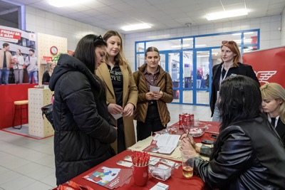 Úspešný Job Fair 2025 na EUBA: Študenti nakopli svoju kariéru