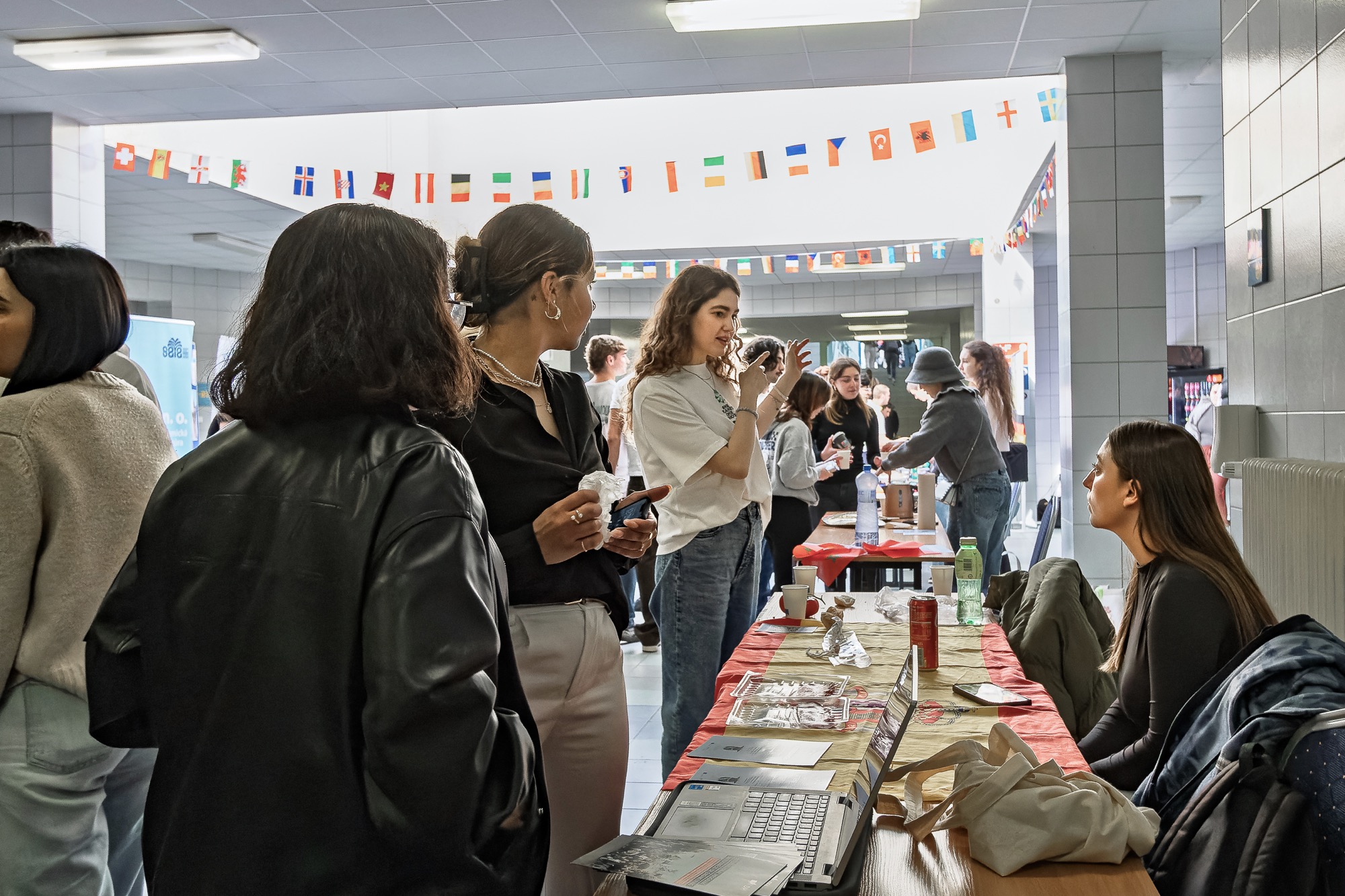 International experience directly at EUBA: 14th annual International Study Abroad Fair brings together students from 21 countries