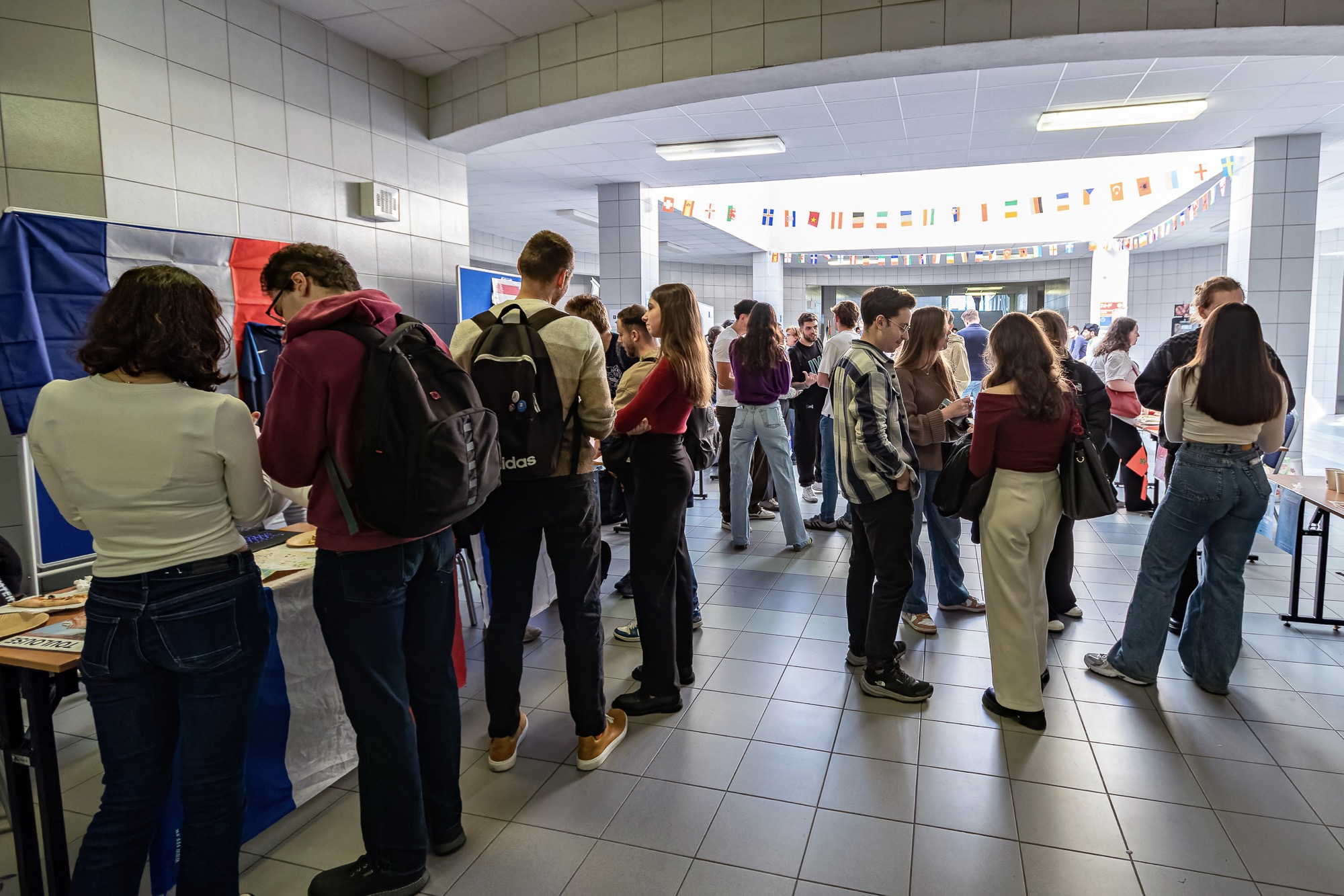 International experience directly at EUBA: 14th annual International Study Abroad Fair brings together students from 21 countries