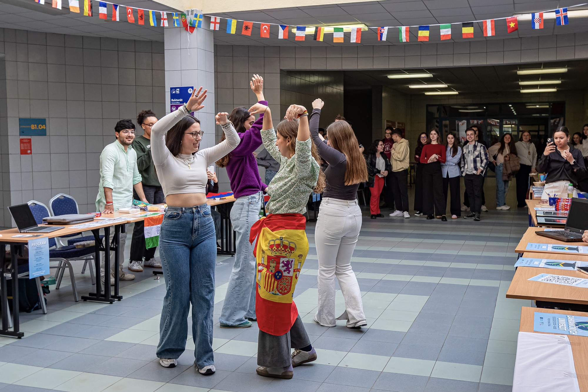 International experience directly at EUBA: 14th annual International Study Abroad Fair brings together students from 21 countries