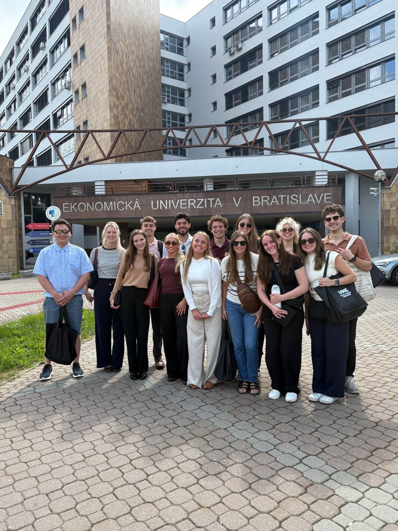 Úspešný 12. ročník International Business Consulting Program na EUBA