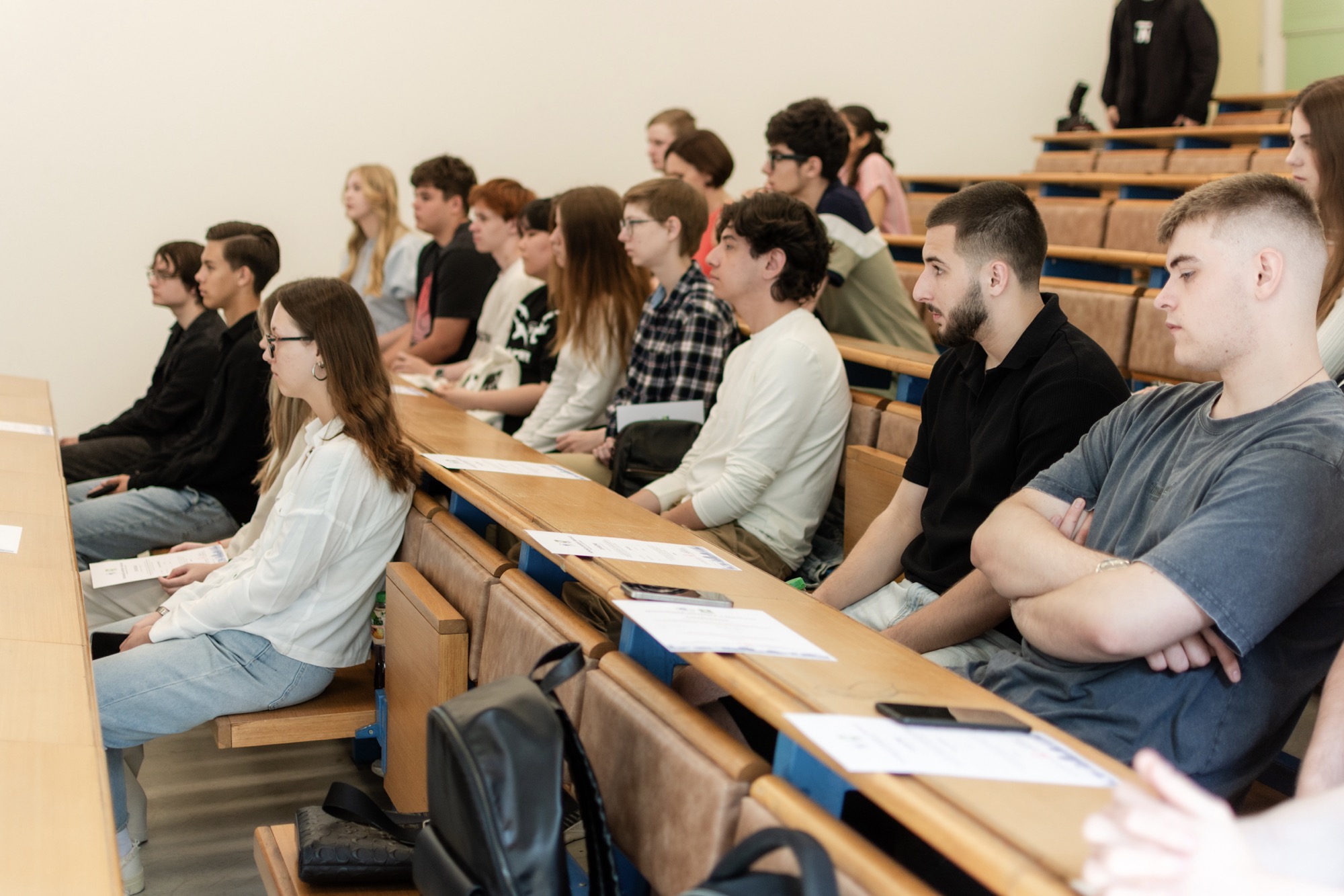 Successful foreign students of language education received certificates