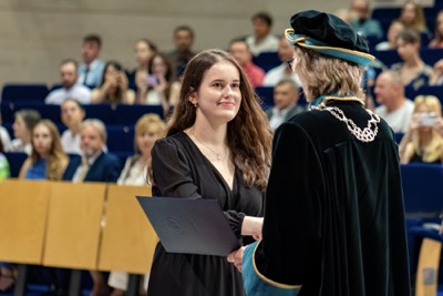 Blahoželanie čerstvým absolventom Ekonomickej univerzity v Bratislave