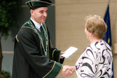 Prvé promócie v tomto akademickom roku patrili absolventom Univerzity tretieho veku EUBA