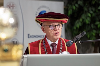 Prvé promócie v tomto akademickom roku patrili absolventom Univerzity tretieho veku EUBA