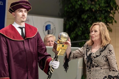 Prvé promócie v tomto akademickom roku patrili absolventom Univerzity tretieho veku EUBA