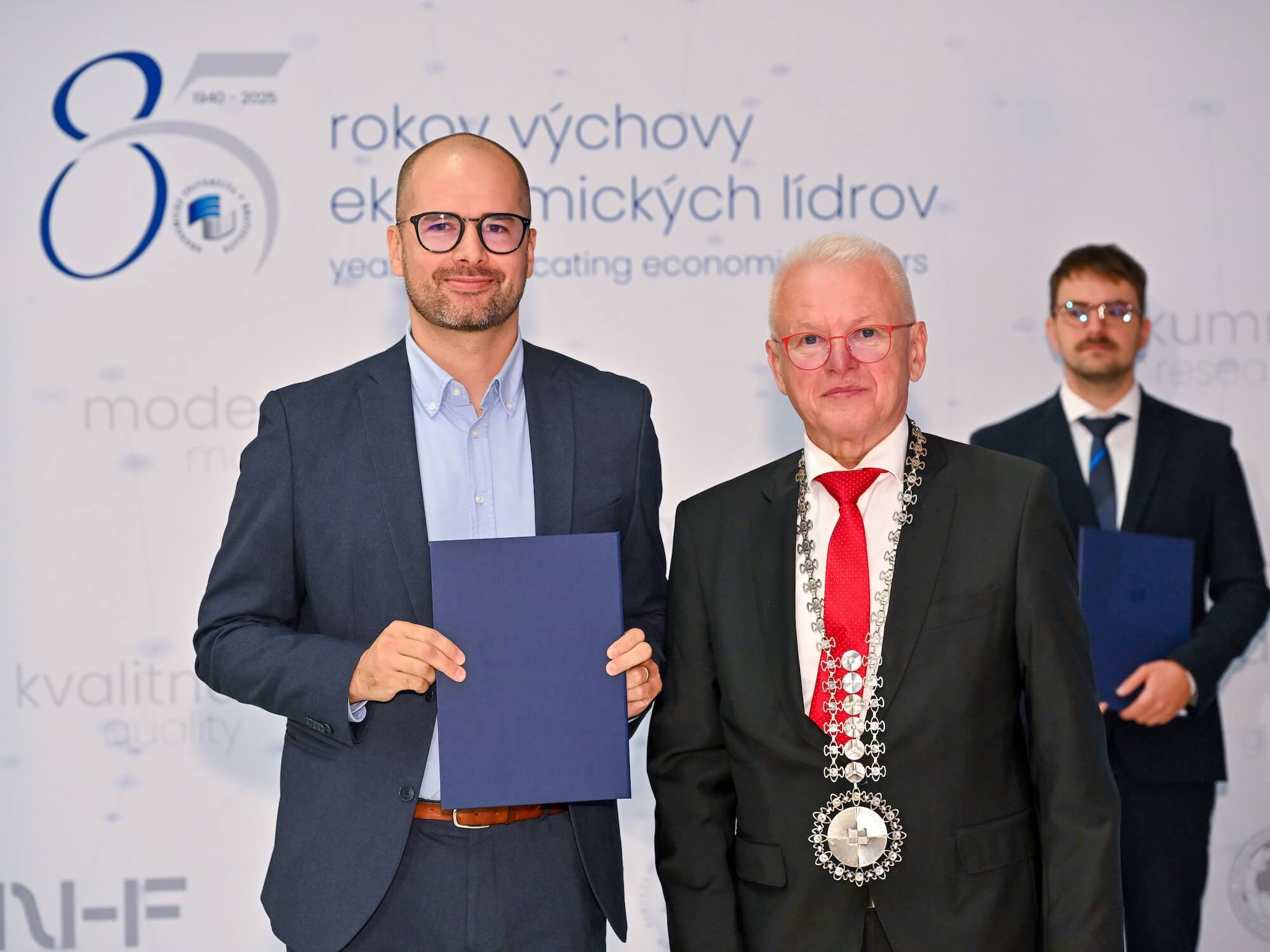 Rektor udelil Cenu EU v Bratislave za publikačnú činnosť a Cenu rektora Ekonomickej univerzity v Bratislave za ŠVOČ