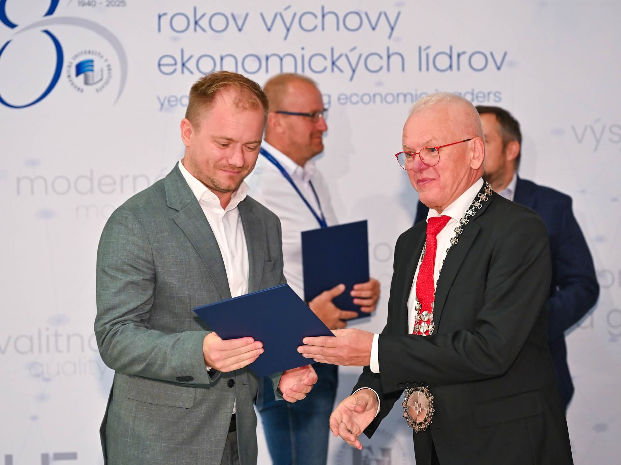 Rektor udelil Cenu EU v Bratislave za publikačnú činnosť a Cenu rektora Ekonomickej univerzity v Bratislave za ŠVOČ