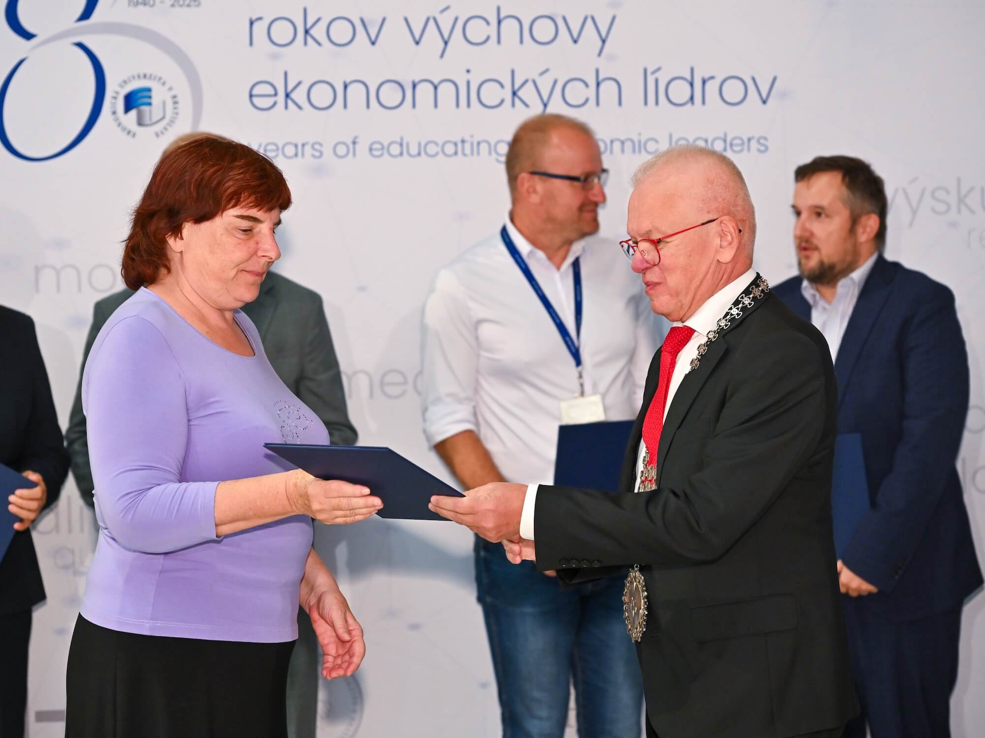Rektor udelil Cenu EU v Bratislave za publikačnú činnosť a Cenu rektora Ekonomickej univerzity v Bratislave za ŠVOČ