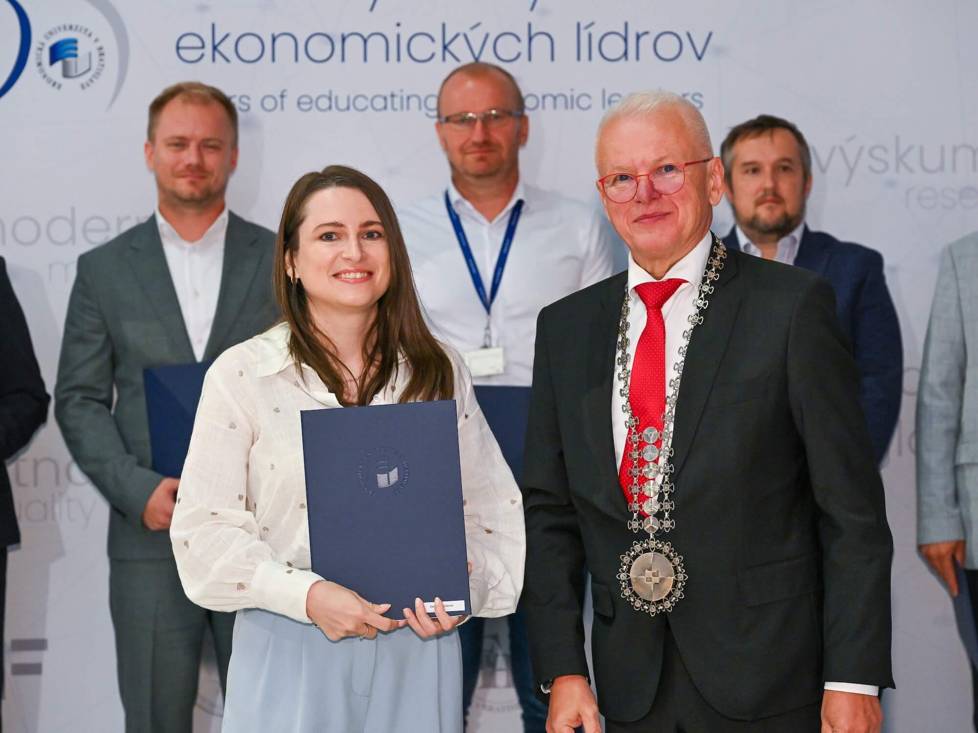 Rektor udelil Cenu EU v Bratislave za publikačnú činnosť a Cenu rektora Ekonomickej univerzity v Bratislave za ŠVOČ