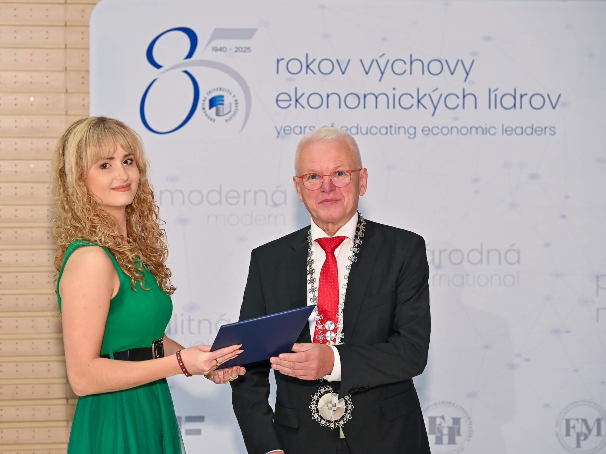 Rektor udelil Cenu EU v Bratislave za publikačnú činnosť a Cenu rektora Ekonomickej univerzity v Bratislave za ŠVOČ
