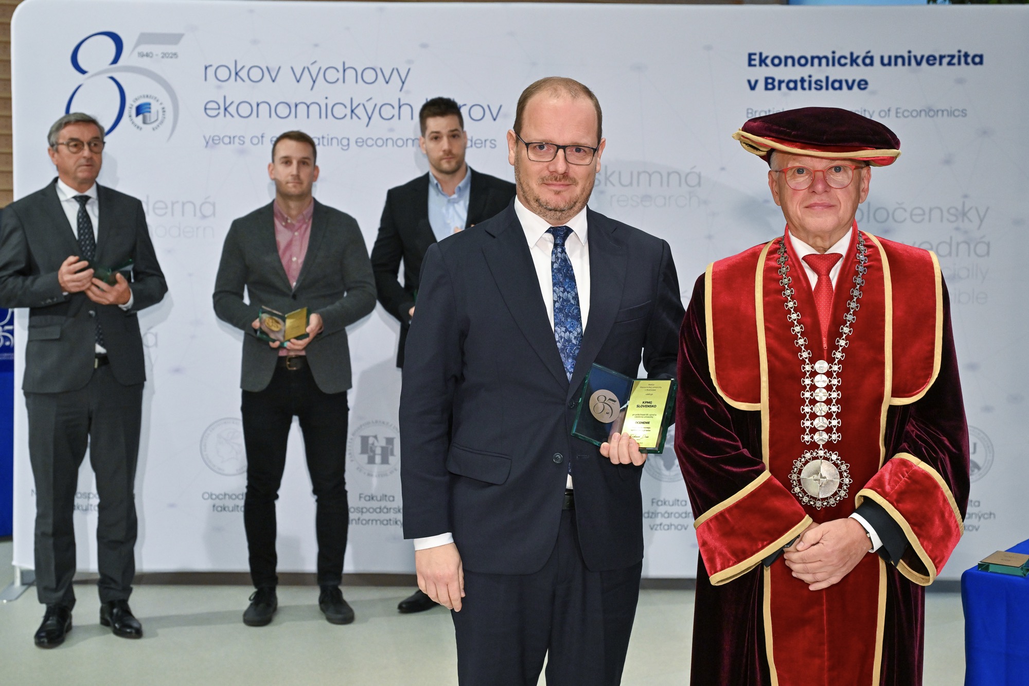 Ocenenia „Za prínos k rozvoju spolupráce s praxou“ pri príležitosti 85. výročia Ekonomickej univerzity v Bratislave