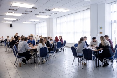 Projekt Central Europe Connect sa už po štrnásty raz zameral na prepojenie študentov ekonomických univerzít z Bratislavy, Viedne a Varšavy.