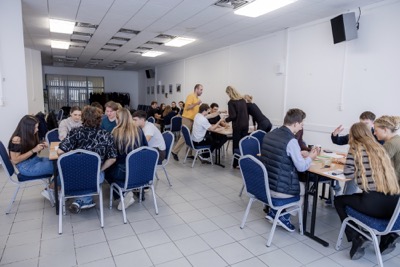 Projekt Central Europe Connect sa už po štrnásty raz zameral na prepojenie študentov ekonomických univerzít z Bratislavy, Viedne a Varšavy.