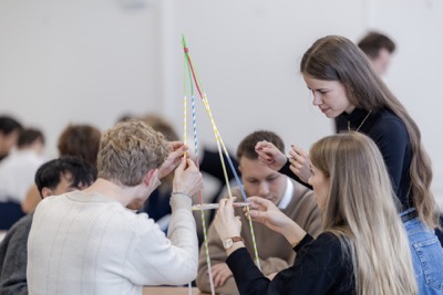 Projekt Central Europe Connect sa už po štrnásty raz zameral na prepojenie študentov ekonomických univerzít z Bratislavy, Viedne a Varšavy.