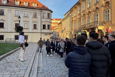 Projekt Central Europe Connect sa už po štrnásty raz zameral na prepojenie študentov ekonomických univerzít z Bratislavy, Viedne a Varšavy.