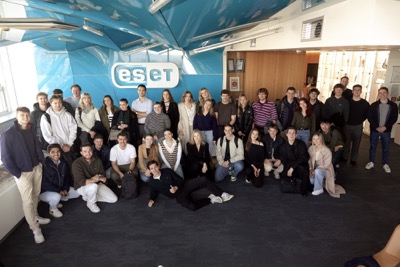 Projekt Central Europe Connect sa už po štrnásty raz zameral na prepojenie študentov ekonomických univerzít z Bratislavy, Viedne a Varšavy.