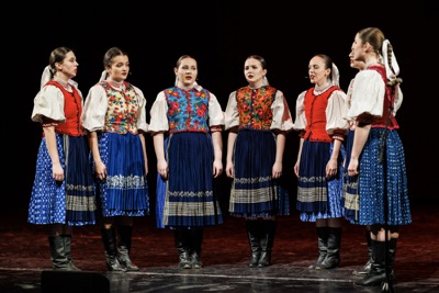 EUBA oslávila 85 rokov tradície folklórom: FS Ekonóm vystúpil v Dome kultúry Zrkadlový háj