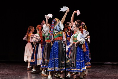 EUBA oslávila 85 rokov tradície folklórom: FS Ekonóm vystúpil v Dome kultúry Zrkadlový háj