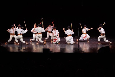 EUBA oslávila 85 rokov tradície folklórom: FS Ekonóm vystúpil v Dome kultúry Zrkadlový háj