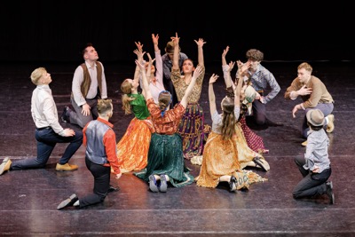 EUBA oslávila 85 rokov tradície folklórom: FS Ekonóm vystúpil v Dome kultúry Zrkadlový háj